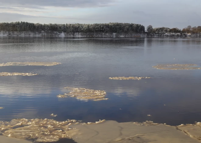 Daugavā pie Daugavpils ūdens līmenis krītas un plūdus negaida