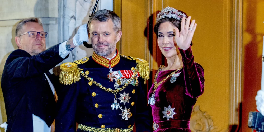 Frederiks un Mērija kopā ir jau teju 15 gadus – nākamgad tiks svinēta šī kāzu jubileja. Viņa ir pirmā austrāliete, kas kļuvusi par kroņprincesi kādā Eiropas karaliskajā ģimenē. Frederiks šodien kļūst par Dānijas karali Frederiku X.