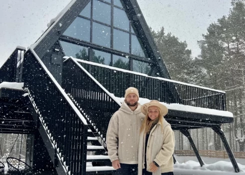 "Наши выходные начинаются на высоте трех метров над землей!" - латвийский музыкант и его жена создали необычный дом для отдыха