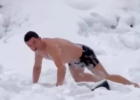 Orlando Blūms ziemā dara tā.