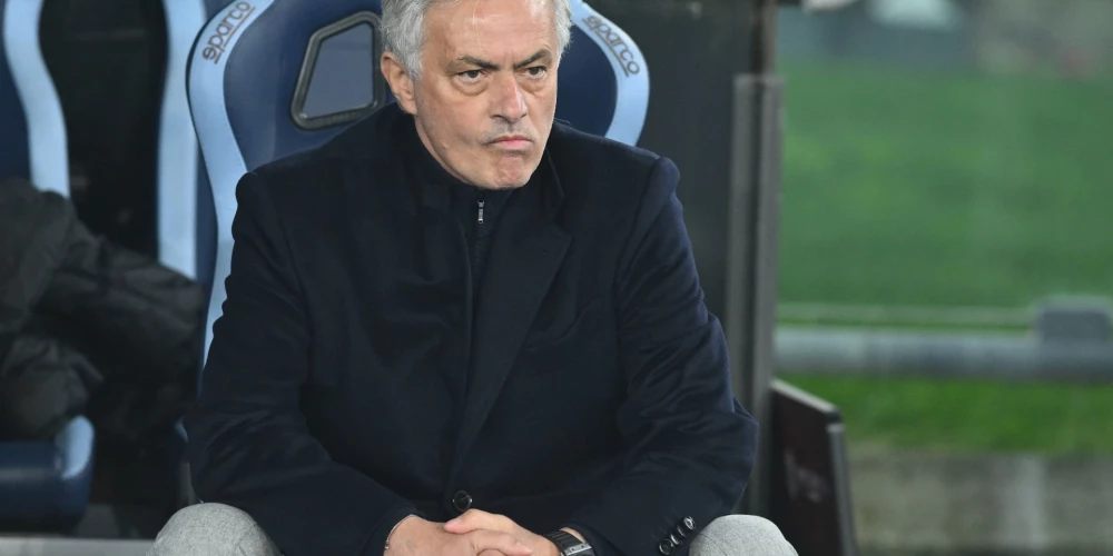 "AS Roma" atlaiž leģendāro treneri Mourinju