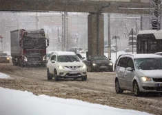 Latvija - īpaši nedroša vieta satiksmes dalībniekiem: plāno palielināt sodus par rupjiem braukšanas ātruma pārkāpumiem