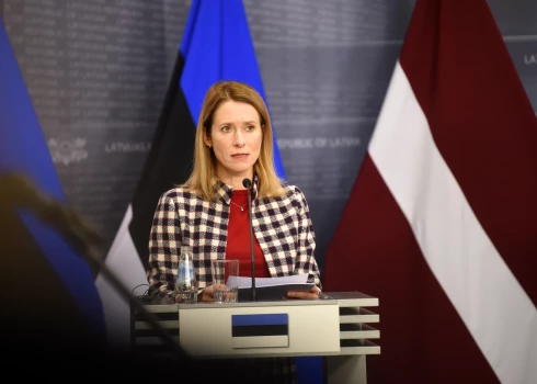 Igaunijas premjerministre Kaja Kallasa apgalvo, ka Krievija vēlas pauzi, un šī pauze ir nepieciešama, lai sakopotu resursus un spēkus.