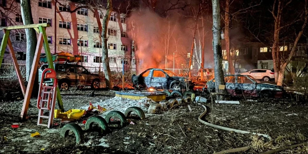 Krievija turpina terorizēt Ukrainas civiliedzīvotājus - raķešu un dronu uzbrukumā Odesai un Harkivai ievainoti 20 cilvēki