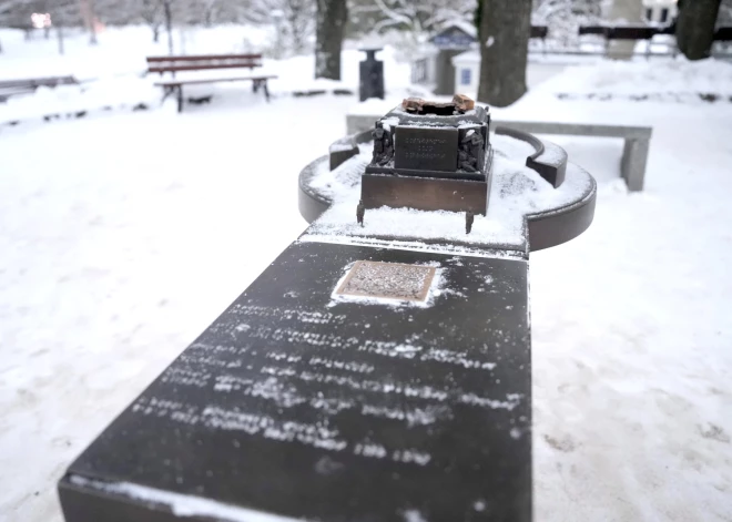 Taktilo Brīvības pieminekli nolauzis noziedznieks "ar stāžu" – brīvībā bijis mazāk nekā mēnesi