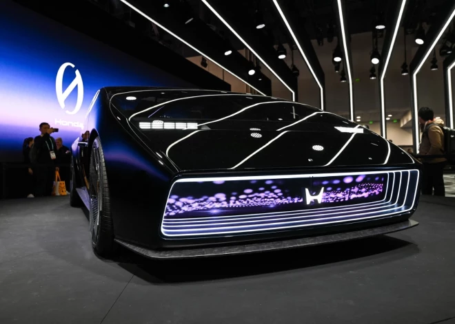 Lasvegasā noslēgusies ikgadējā lielākā plaša patēriņa elektronikas izstāde “Consumer Electronics Show” 2024 (CES), kas norisinājās no 9. līdz 12. janvārim. Šī izstāde ir interesanta ar to, ka daudzi tehnoloģiju ražotāji piedāvā teju ielūkoties tuvākā vai tālākā plašpatēriņa tehnoloģiju nākotnē. Vairāk nekā četri tūkstoši uzņēmumu parādīja savus jaunākos sasniegumus. Viena no galvenajām izstādes tendencēm ir AI integrācija gandrīz visās dzīves jomās