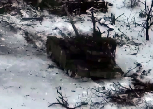 VIDEO: ukraiņi ar "Bradley" iesaistās ļoti tuvā apšaudē ar okupantu tanku "T-90M"