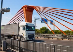 В Риге запретили движение грузового транспорта через центр города