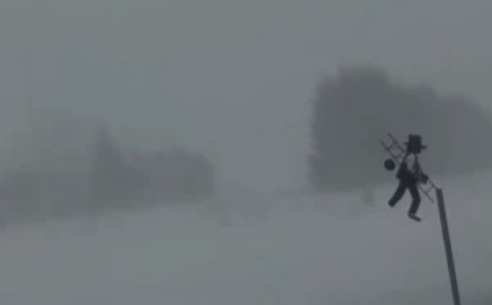 Lietuvā debesis sajaucas ar zemi: brīdina par spēcīgu snigšanu, cilvēki dzird pērkonu