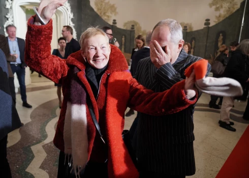 Zaiga un Māris Gaiļi ne tikai daudzu gadu garumā uztur patiesas un mīlestības pilnas attiecības, bet arī prot uz dzīvi paskatīties ar humora pieskaņu.