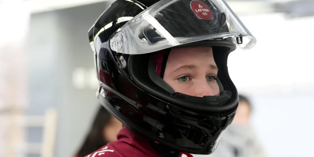 Latvijas sportiste Amēlija Kotāne pēc pirmā brauciena bija otrajā pozīcijā, bet savu vietu neizdevās noturēt.