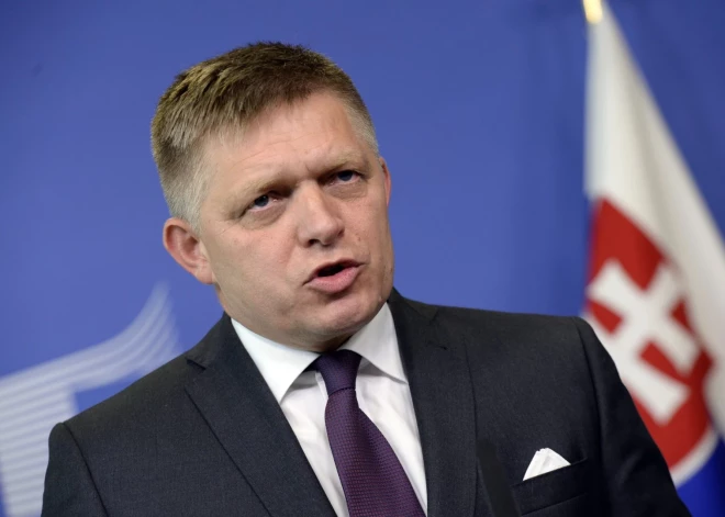 Ukraina “atkož” Fico par ieteikumu atdot okupētās zemes Krievijai: darām visu, lai krievi neaizietu līdz slovāku zemēm