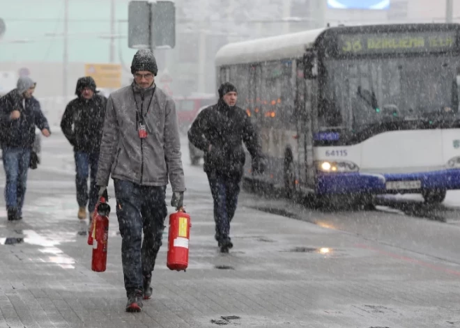 Rīgas sabiedriskā transporta vadītāju trūkums mudina uz radikālām pārmaiņām