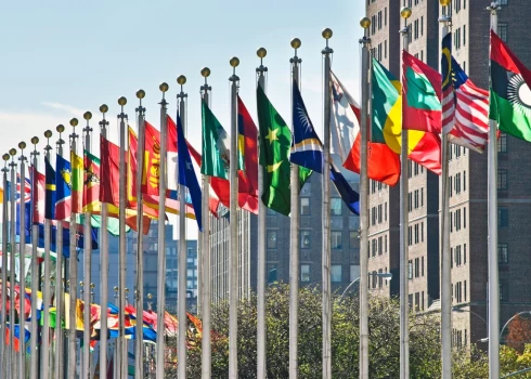105 лет назад запустился процесс создания Лиги Наций: она так и не справилась со своими задачами, и началась Вторая мировая война. Получается ли у ООН работать лучше?