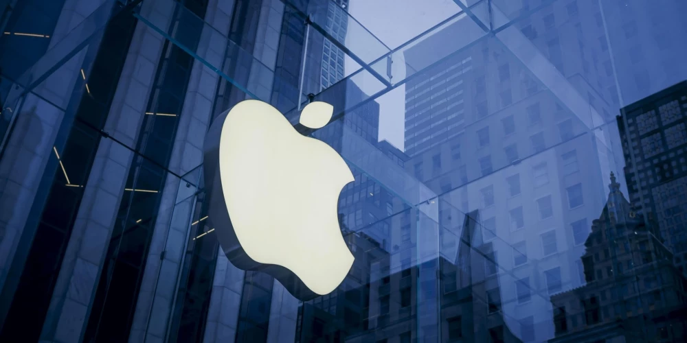 "Apple" kļuvis par kara sponsoru, samaksājot Krievijai gandrīz 13 miljonu eiro lielu soda naudu