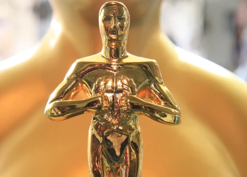 "Openheimers" un "Nabaga radības" saņem visvairāk "Oskara" nomināciju