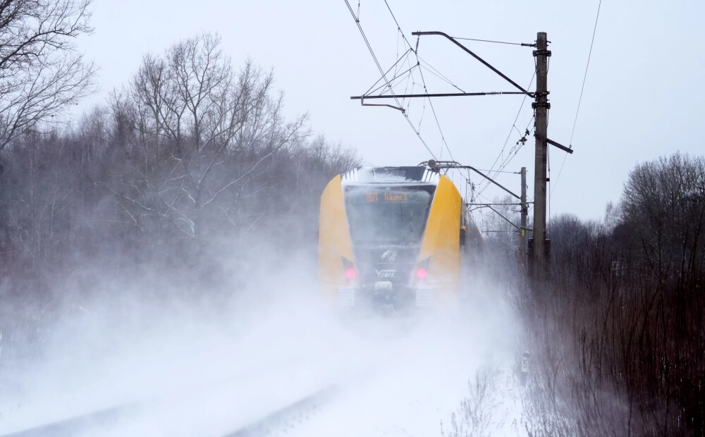 Stiprās snigšanas dēļ iespējama vilcienu kavēšanās atsevišķos Latvijas reģionos