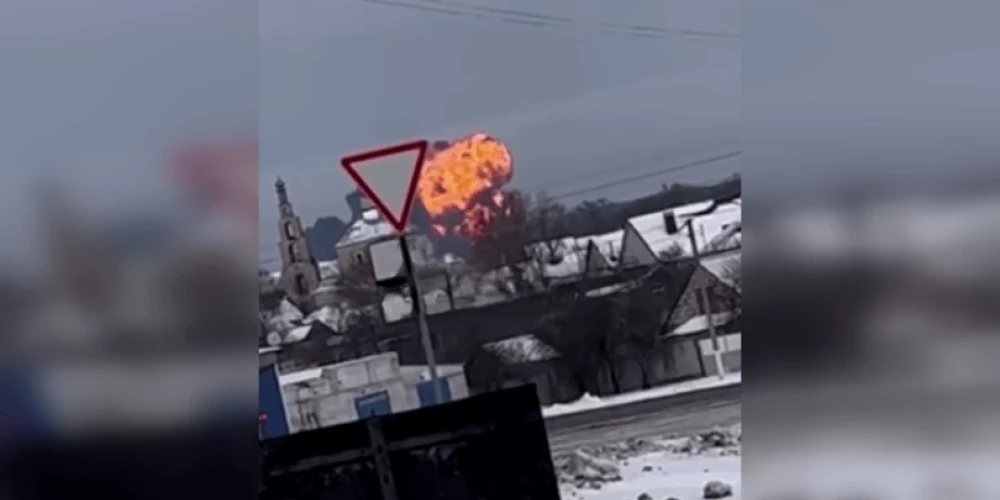 Самолет Ил-76 потерпел крушение в Белгородской области. По данным МО РФ, на борту находились пленные украинцы
