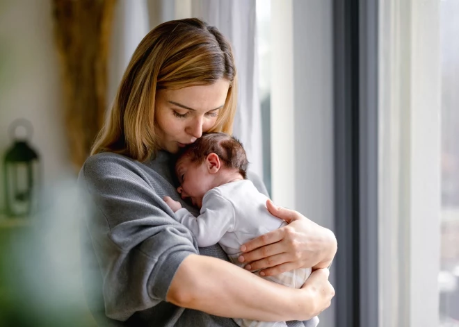 Kādus pabalstus var saņemt vecāki, ja bērna mamma nav strādājusi