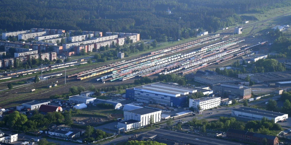 Šķirotava ir Rīgas pilsētas apkaime Latgales priekšpilsētā. Šķirotavas apkaime atrodas Rīgas pilsētas DA daļā starp Ogres virziena dzelzceļu un pilsētas robežu. Tā robežojas ar Dārzciema, Pļavnieku, Rumbulas un Ķengaraga apkaimēm, kā arī ar Ropažu novada Stopiņu pagastu.