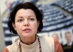 Organizācijas "Gribu palīdzēt bēgļiem" pārstāvi Ievu Raubiško apsūdz nelikumīgas robežšķersošanas organizēšanā
