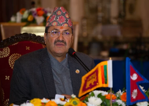 Nepālas ārlietu ministrs Prakašs Sauds cenšas izlūgties Krievijas sapratni.