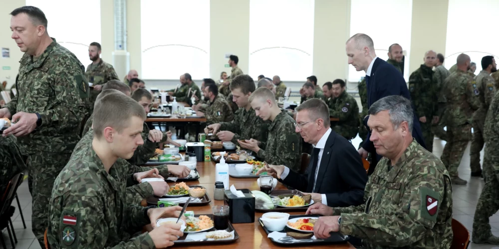 Atklāta krāpšana pārtikas piegādē Ādažu militārajai bāzei, militārā policija veic izmeklēšanu