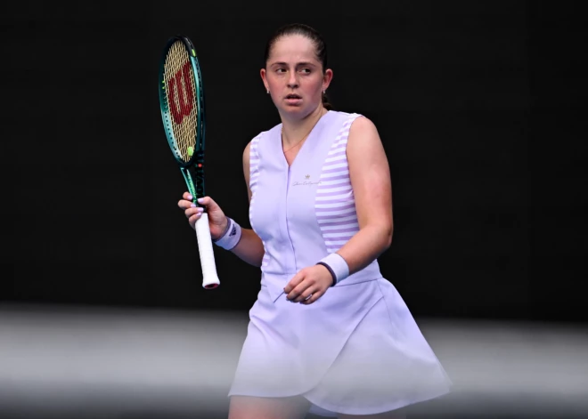 Aļona Ostapenko "Australian Open" vienspēlēs zaudēja trešajā kārtā.