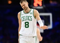 Porziņģis nepiedalās "Celtics" uzvarā pār "Pelicans"; Sabonis dominē zem groziem