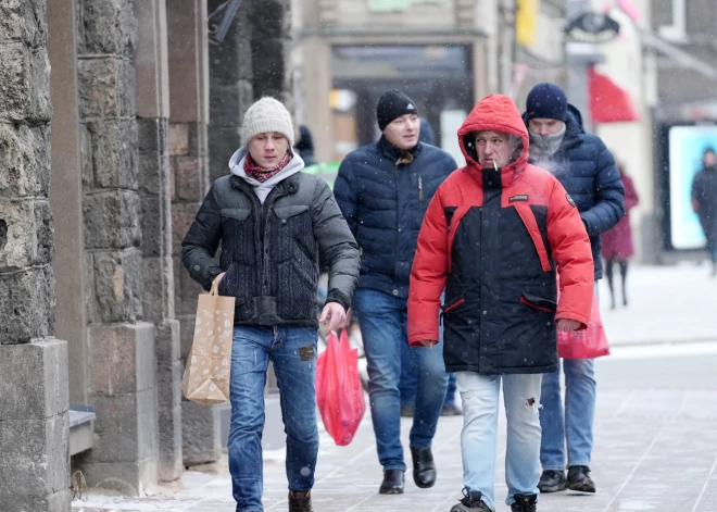 Eirozonas valstis "par mata tiesu" izsprūk no recesijas, bet nākotnes perspektīvas arī nav iepriecinošas