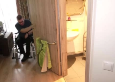 Было 35 евро, стало 200: пара с инвалидностью в Валмиере больше не может позволить себе сиделку