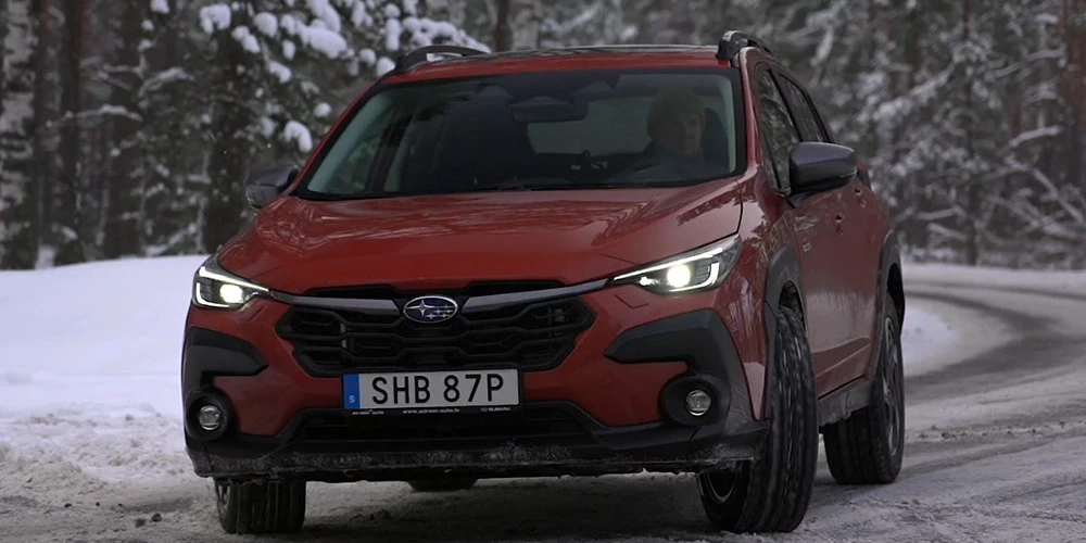  Uz šosejas "Crosstrek" nav sevišķi dinamisks, toties pārspēj tuvus un tālus konkurentus bezceļā, dziļā sniegā u.c.