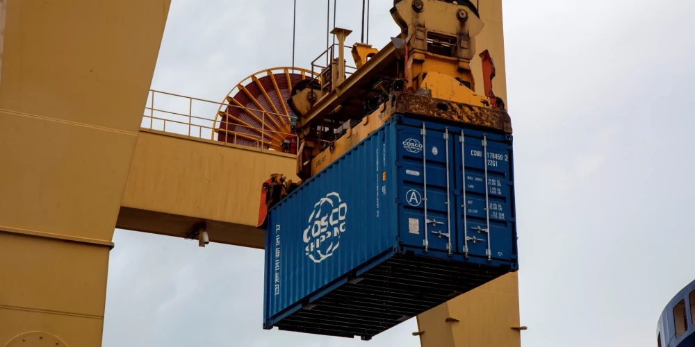Igaunijā jūras konteineros atklāj gandrīz simt kilogramu kokaīna
