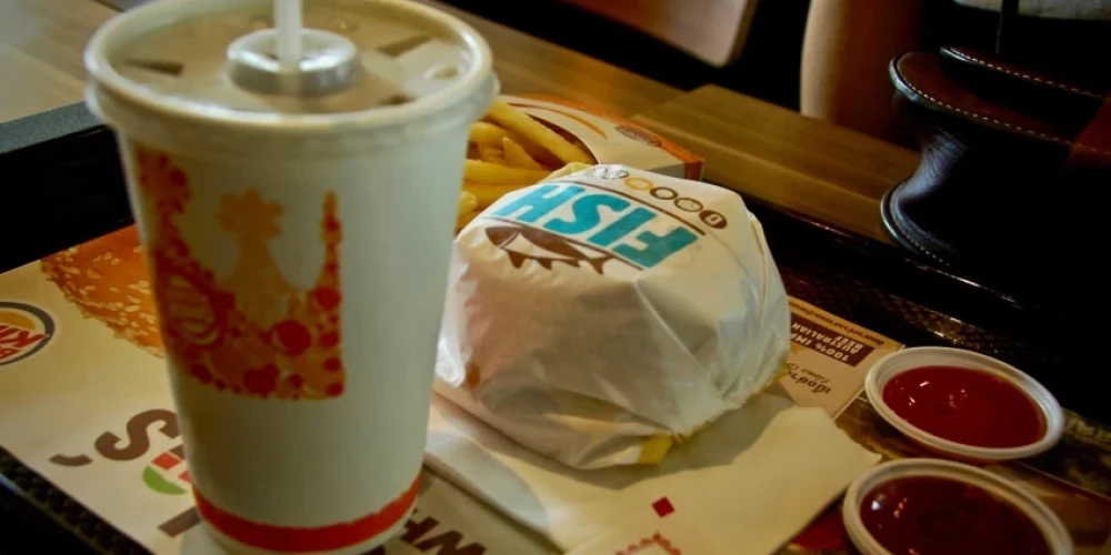 Любителям бургеров и картошки фри! Вслед за McDonald's латвийцев пытаются обмануть и от имени Burger King