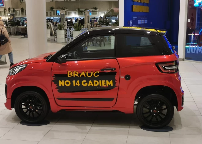 "Bīstami gan pašiem, gan apkārtējiem!" Soctīklos apspriež tīņu braukšanu ar mopēdauto