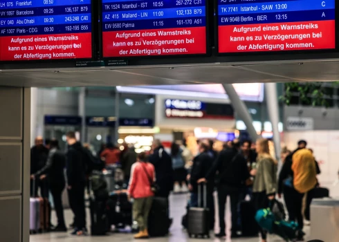 Drošības kontroles darbinieku streiks rada haosu Vācijas aviosatiksmē