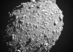 NASA ziņo: piektdien Zemei pietuvosies teju trīs futbola laukumus garš asteroīds