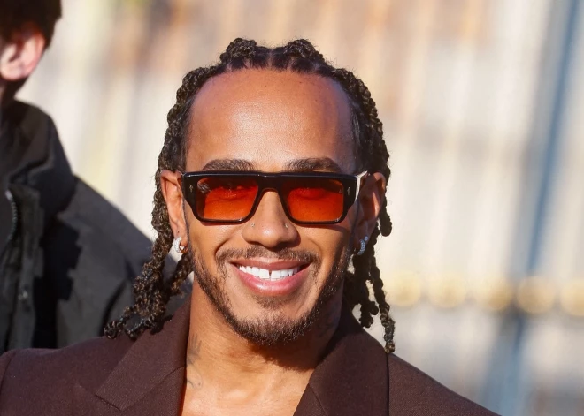 Hamiltons pamet "Mercedes" komandu, un no 2024. gada beigām pārstāvēs "Ferrari"