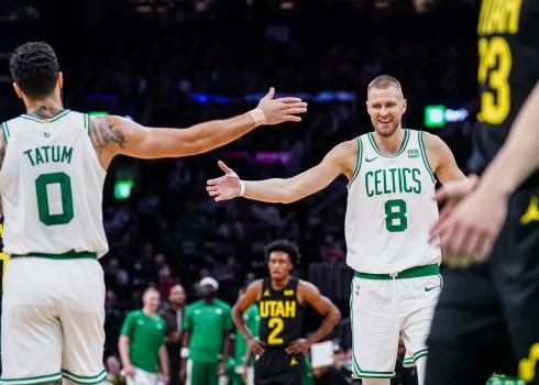 “Celtics” līderis Teitums ar ikonisku salīdzinājumu apzīmē Porziņģa lomu Bostonas komandā 