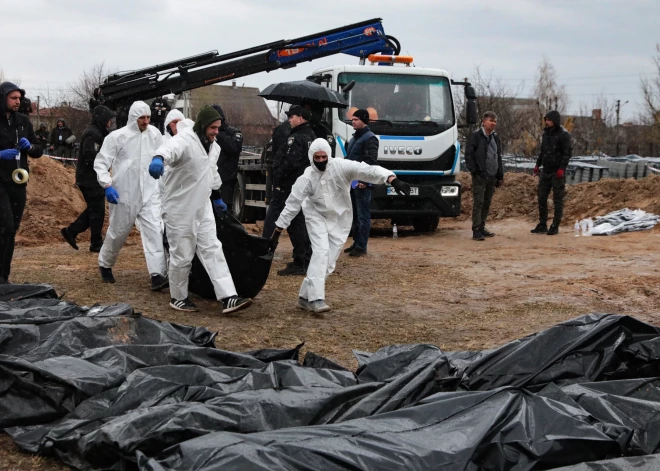 No Krievijas iebrukušie "denacifikatori" izrādījušies radinieki nacistiem — Ukraina dokumentējusi vairāk nekā 120 000 kara noziegumu