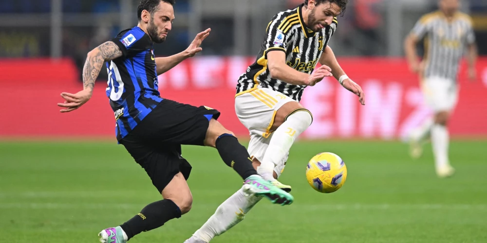 "Inter" futbolisti vadošo komandu duelī uzvar "Juventus" un nostiprinās līderpozīcijā; Madrides derbijs noslēdzas neizšķirti
