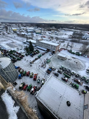 Nozares pārstāvji atzīst, ka birokrātiskās prasības un valdības pārstāvju vienaldzība draud samalt lauksaimniecības nozari.