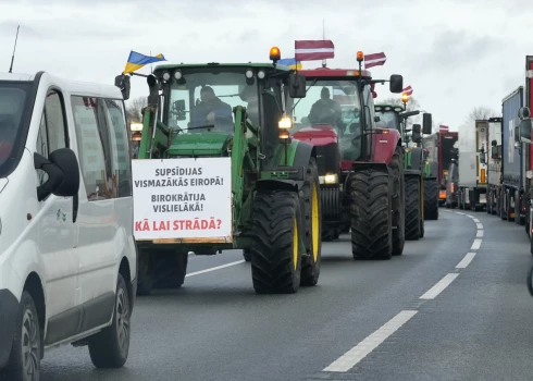 Bauskā protestā piedalās vairāk nekā 100 lauksaimnieku