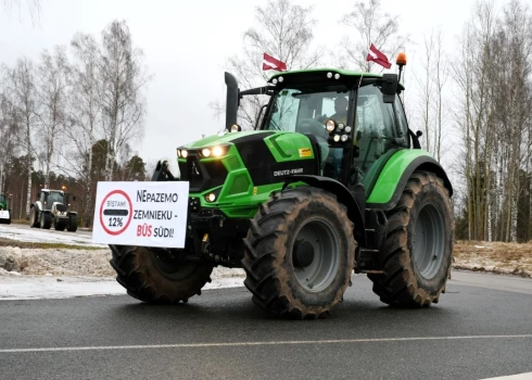 FOTO: "Ja nesagaidīsim atbalstu no premjeres, pēc nedēļas būsim Rīgā!" lauksaimnieki ir apņēmīgi