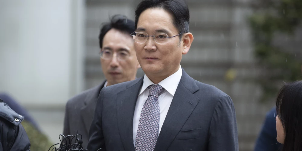 "Samsung" vadītājs attaisnots par finanšu noziegumiem