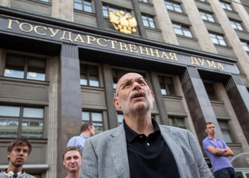 В Москве заочно арестовали Бориса Акунина