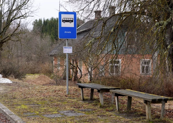 Genocīds pret lauku iedzīvotājiem: autobusi traucas garām, nepieturot pieturās