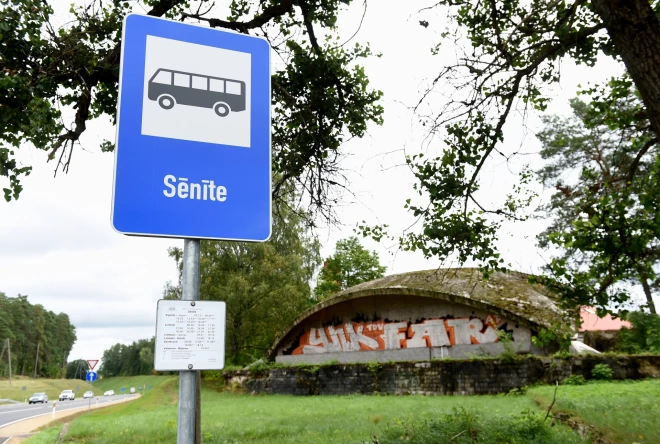 Autobusu pietura pie kādreizējā restorāna "Sēnīte" ir priviliģētā stāvoklī.