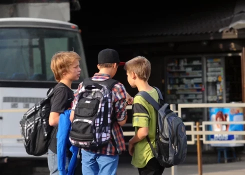 В Латвии растет число детей, не посещающих школу, - таких уже почти 2000
