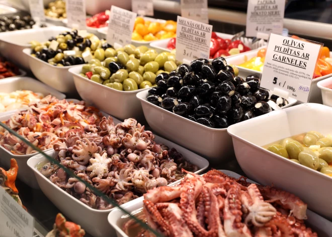 Рижский центральный рынок так и манит свежими и аппетитными продуктами, предлагая невероятно богатый выбор!